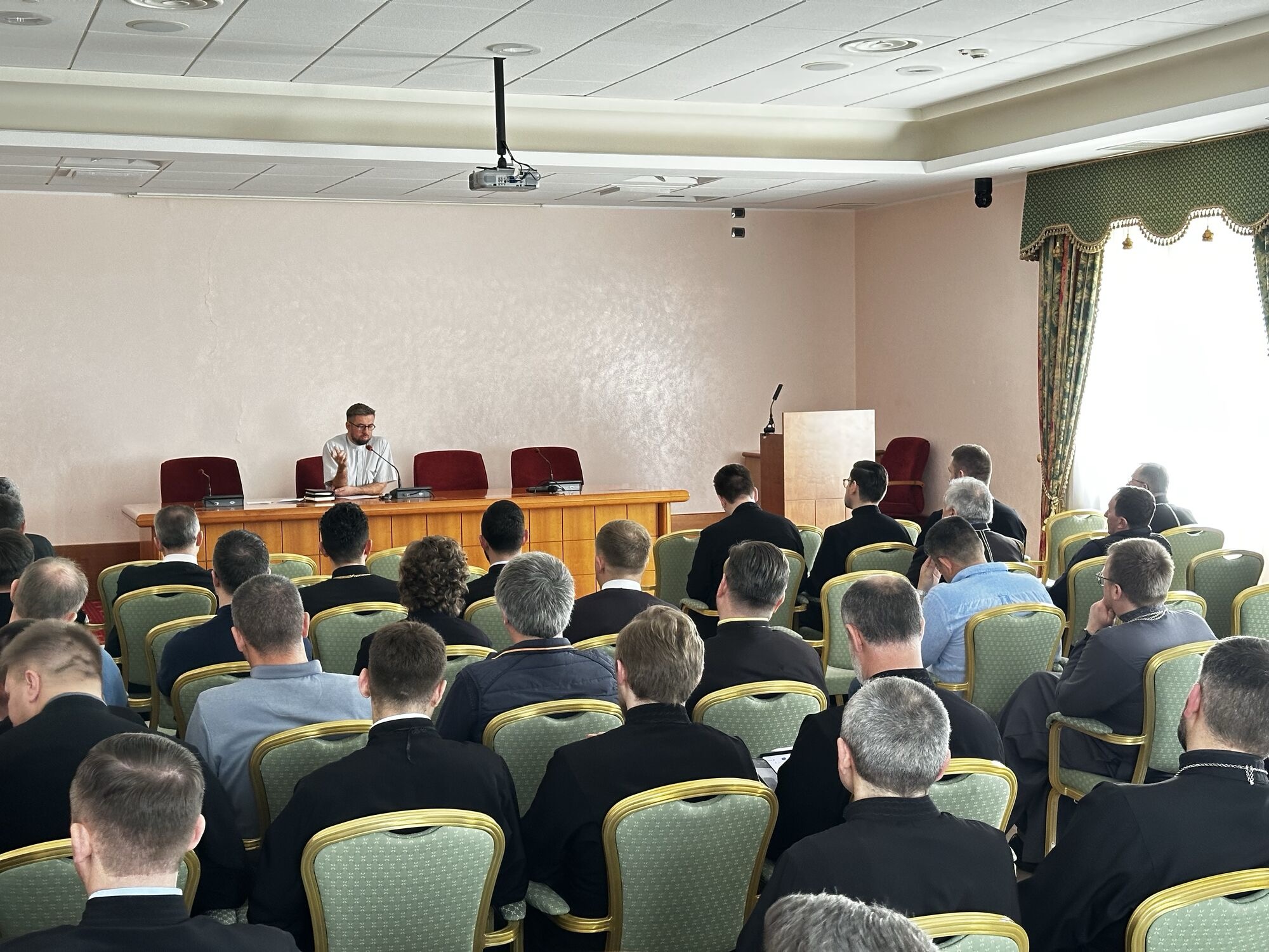 Українські священники під час духовний начань