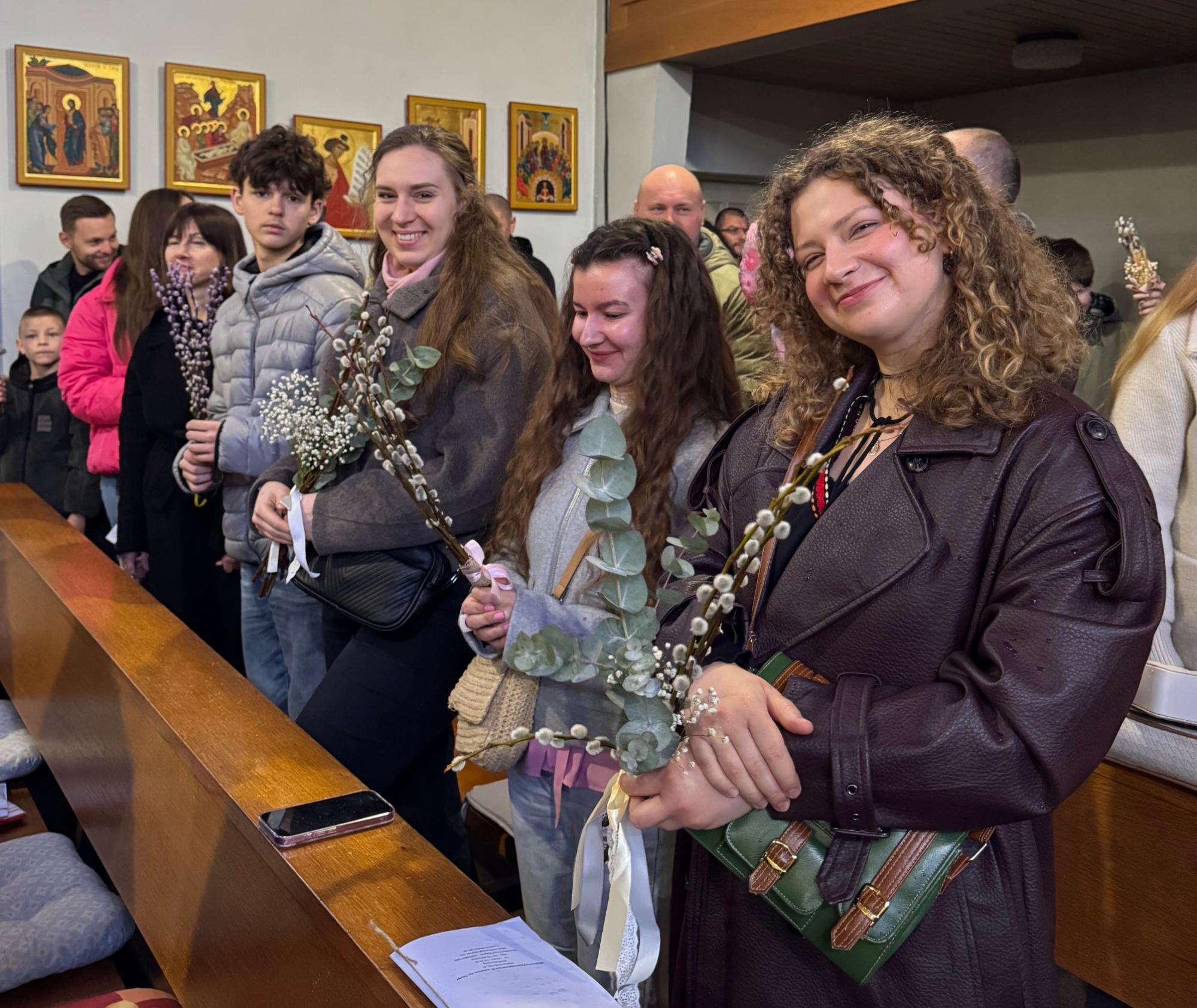 Парафіяльна молодь на святковій Літургіі Вербної Неділі в м. Бамберг