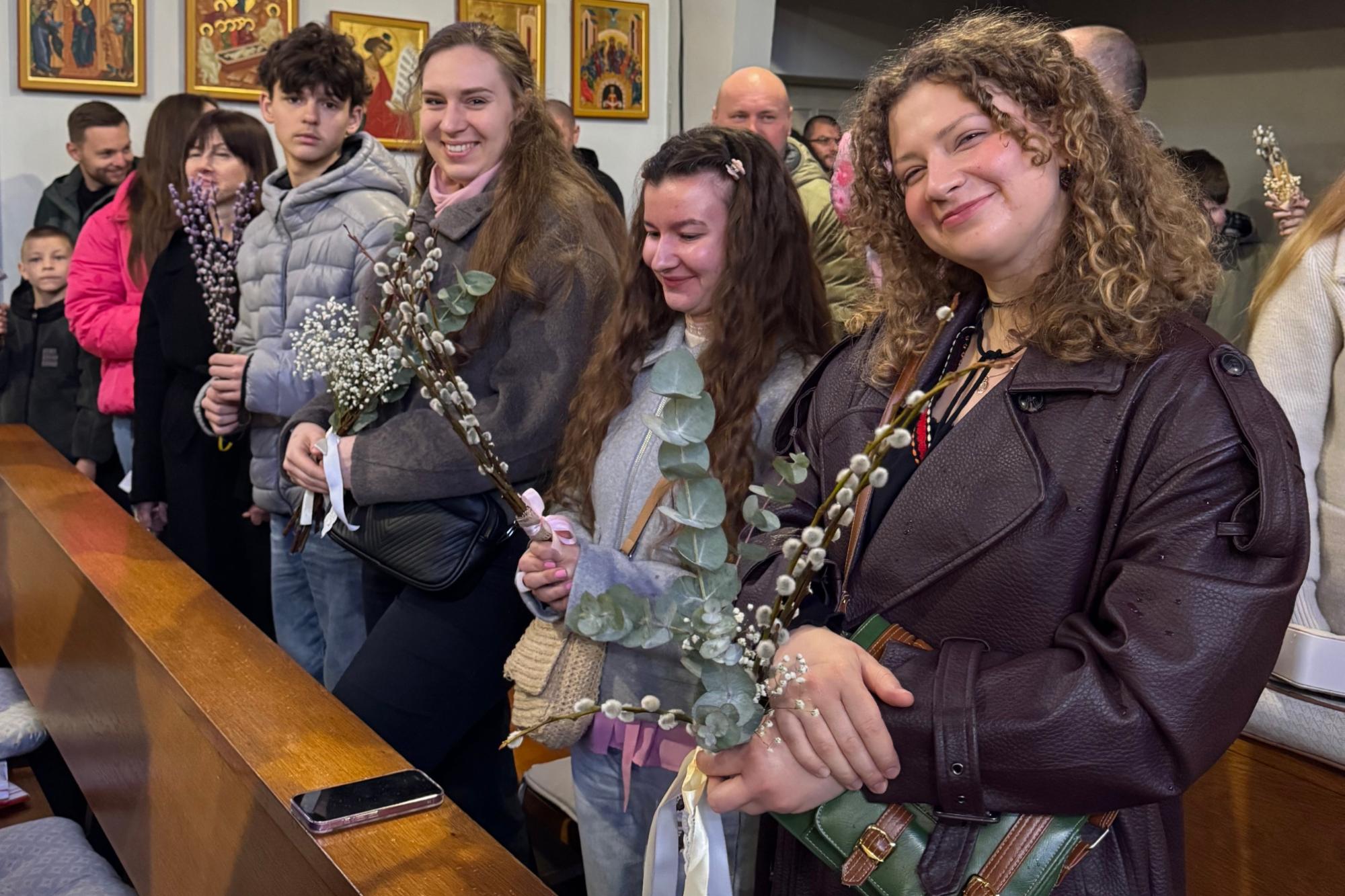 Парафіяльна молодь на святковій Літургіі Вербної Неділі в м. Бамберг